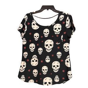 skull and Roses T-shirt Measurements in listing Halloween t shirt